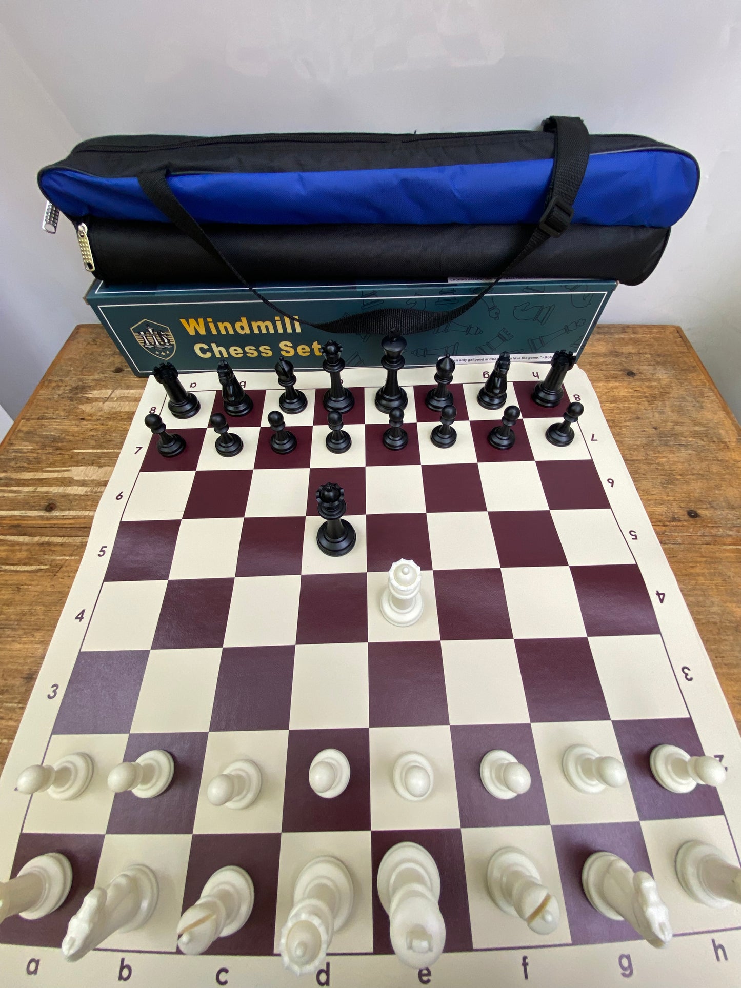 Windmill Staunton Emisario Design Chess set (chess pieces + roll-up mat board + Nylon tube bag)