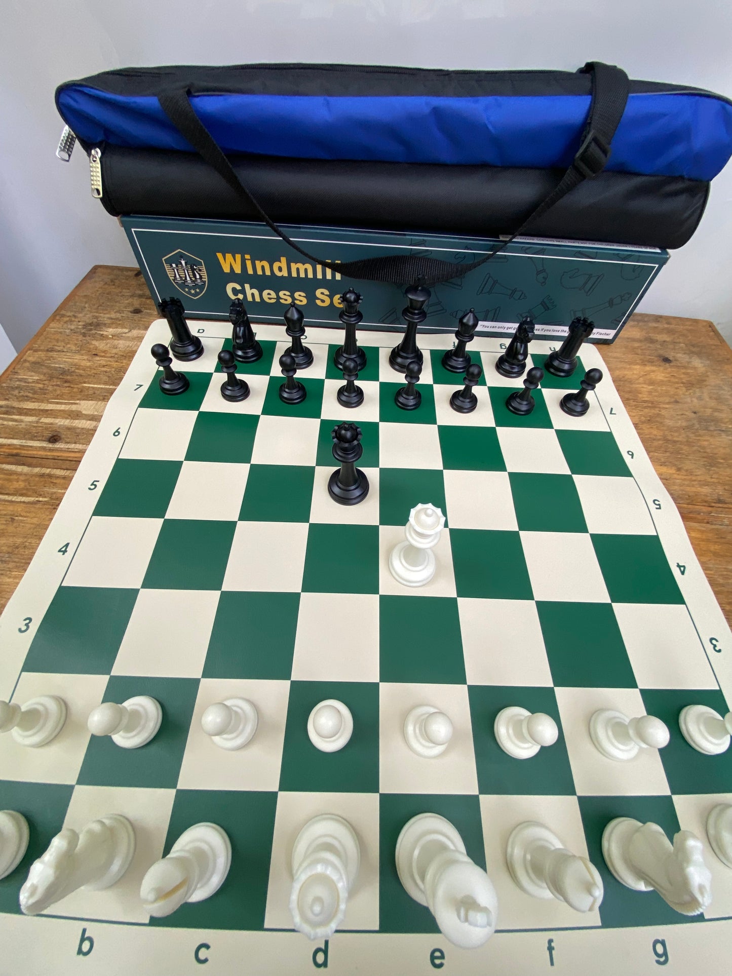 Windmill Staunton Emisario Design Chess set (chess pieces + roll-up mat board + Nylon tube bag)