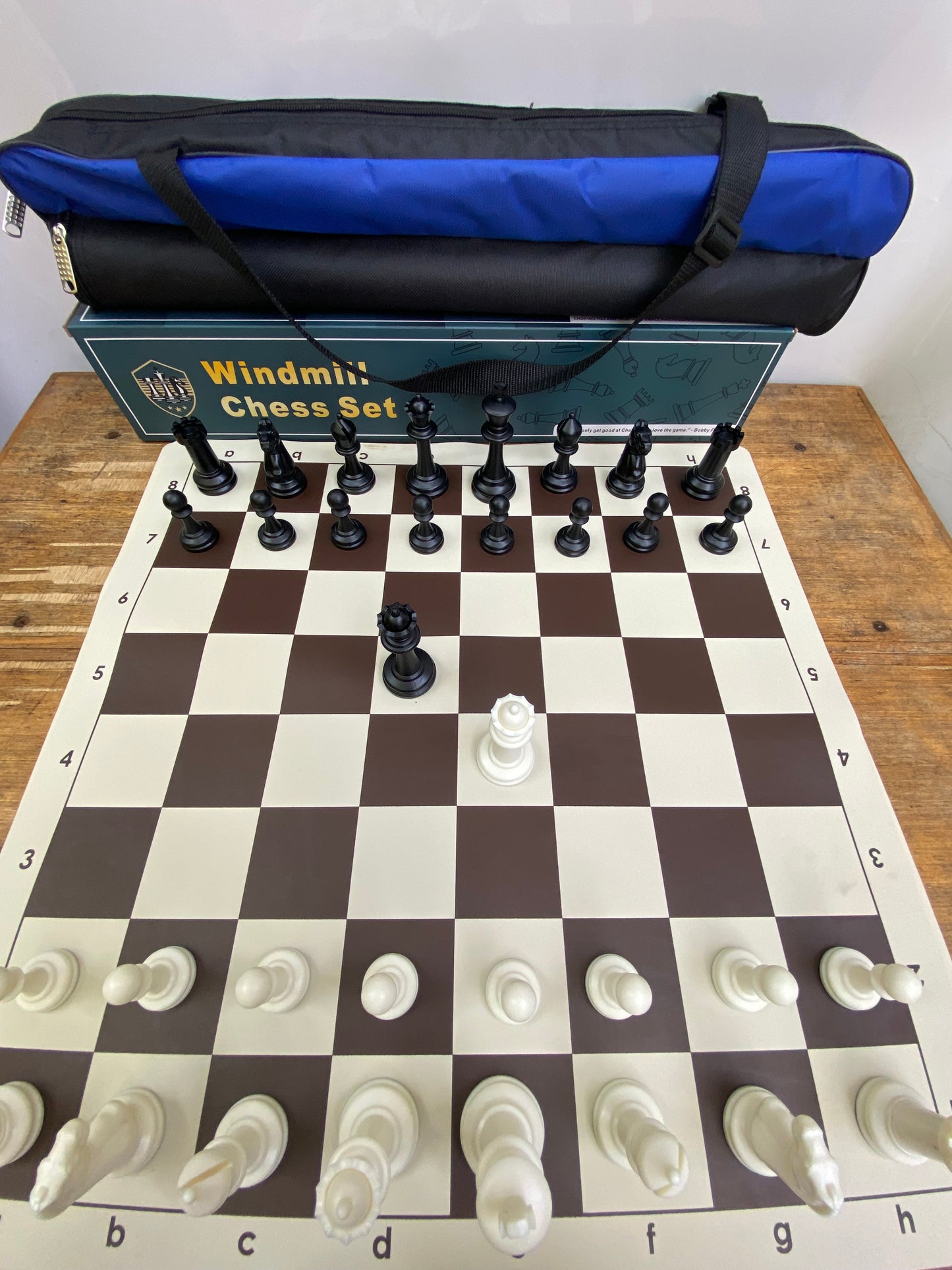 Windmill Staunton Emisario Design Chess set (chess pieces + roll-up mat board + Nylon tube bag)
