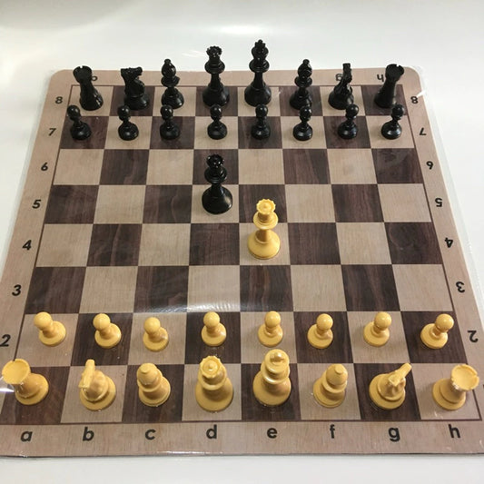 Windmill  • DeLuxe Solid chess set (Chess Pieces + Mousepad Board + Nylon Tube Bag)