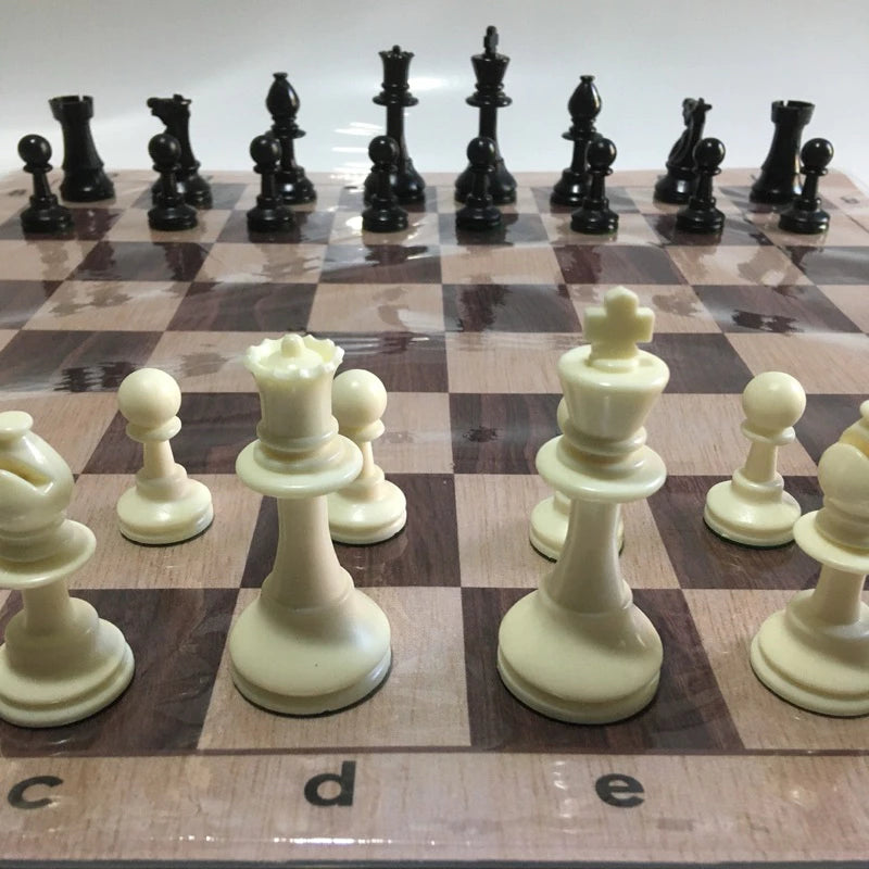 Windmill  • DeLuxe Solid chess set (Chess Pieces + Mousepad Board + Nylon Tube Bag)