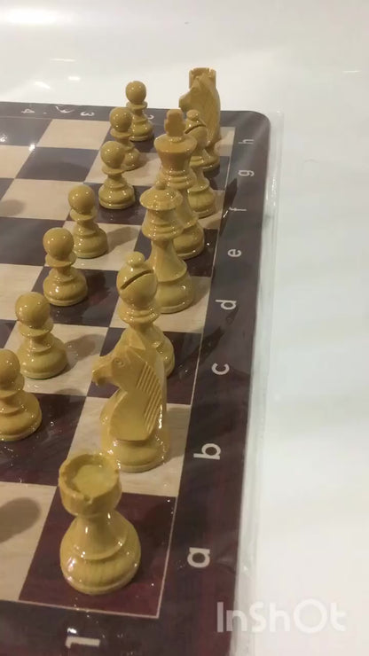Tournament Germanic knight wooden color chess pieces
